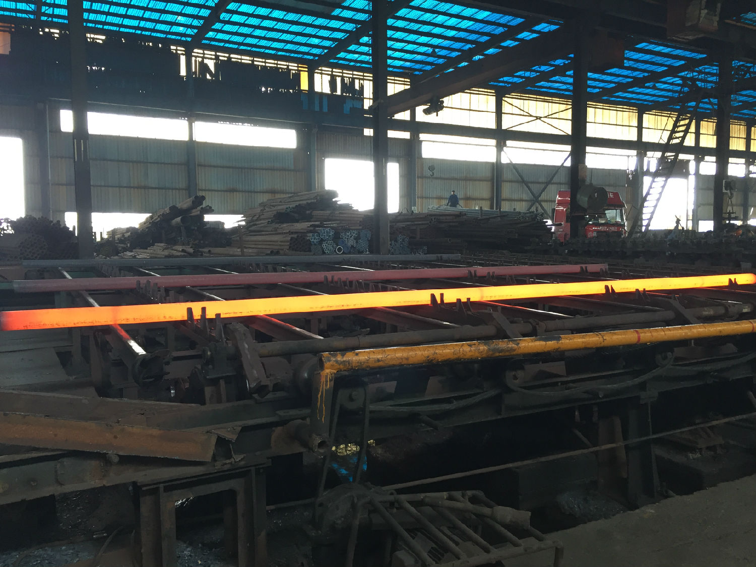 桂林无缝钢管厂家生产线